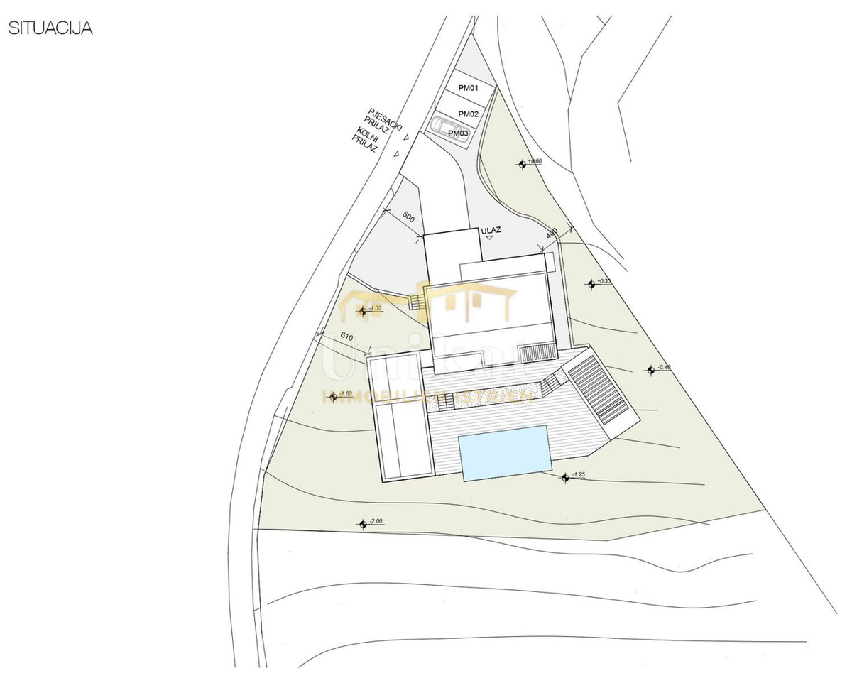 Vila s bazenom, obdana z naravo